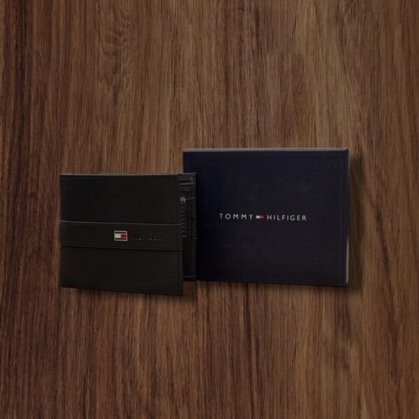 Tommy Wallet with small Logo